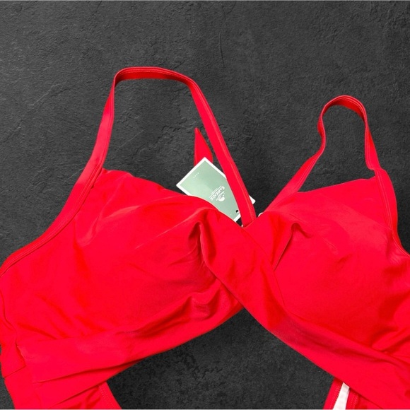 ๐โจ Flirty & Fabulous Criss Cross One-Piece Swimsuit! ๐๏ธ - Picture 7 of 13